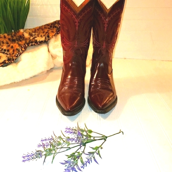 Corral leather boots Shoes - Corral cowgirl boots/ burgundy made in Mexico !Tejana